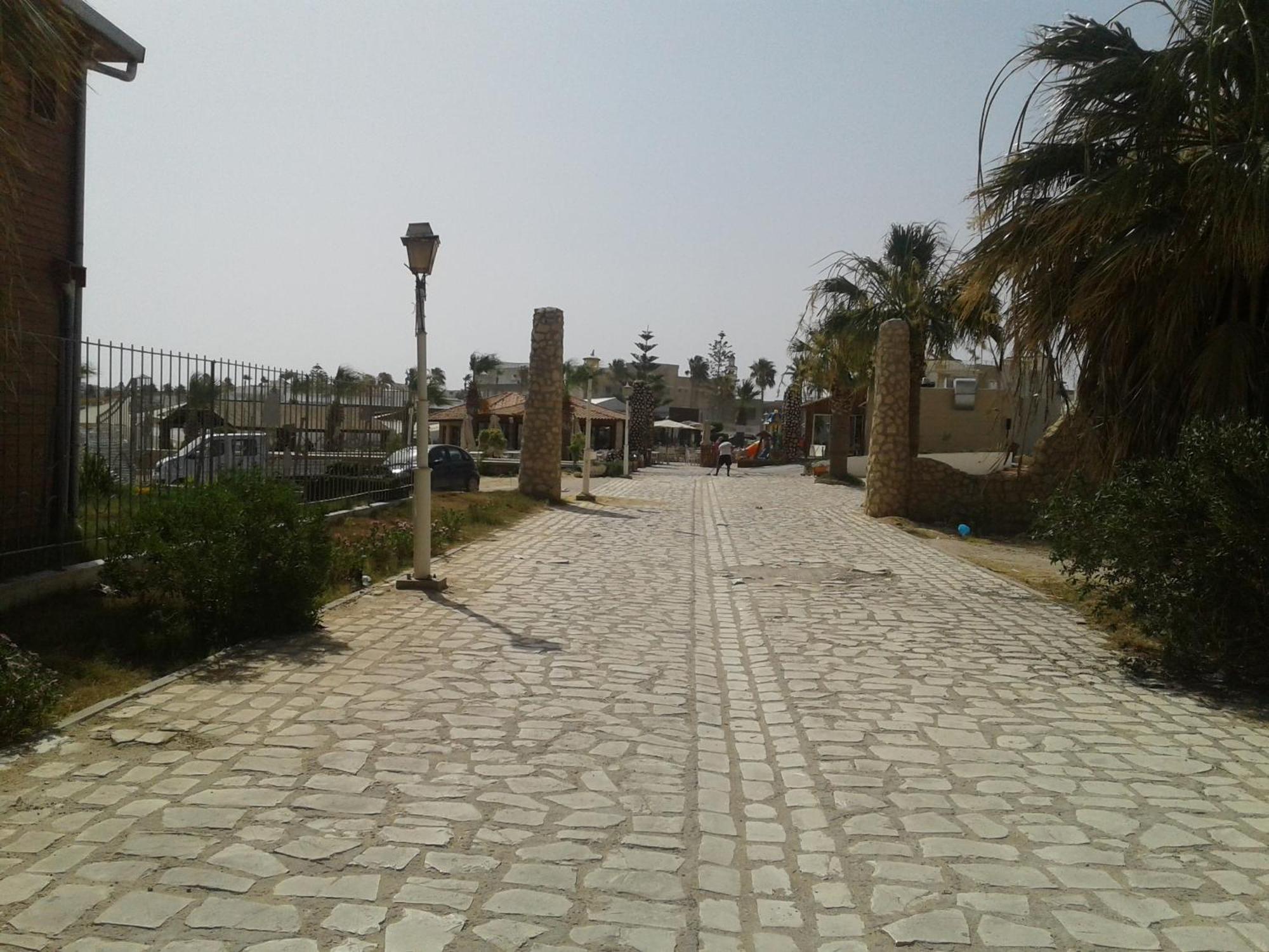 Duplex Pied Dans L'Eau Avec Magnifique Vue Sur Mer Monastir Exterior foto